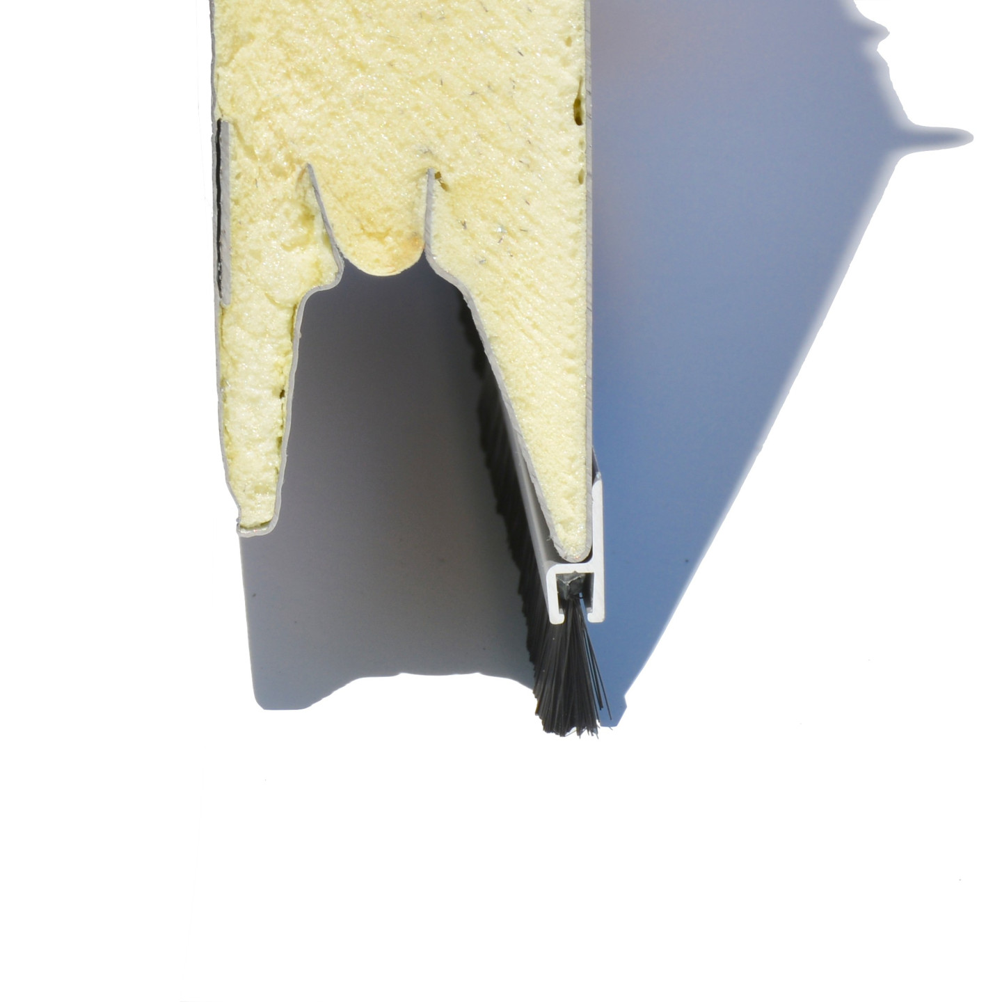 Joint brosse porte basculante ou sectionnelle