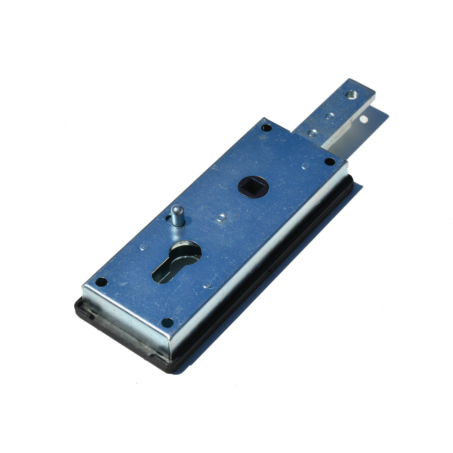 Rehausse coffre de serrure pour porte basculante