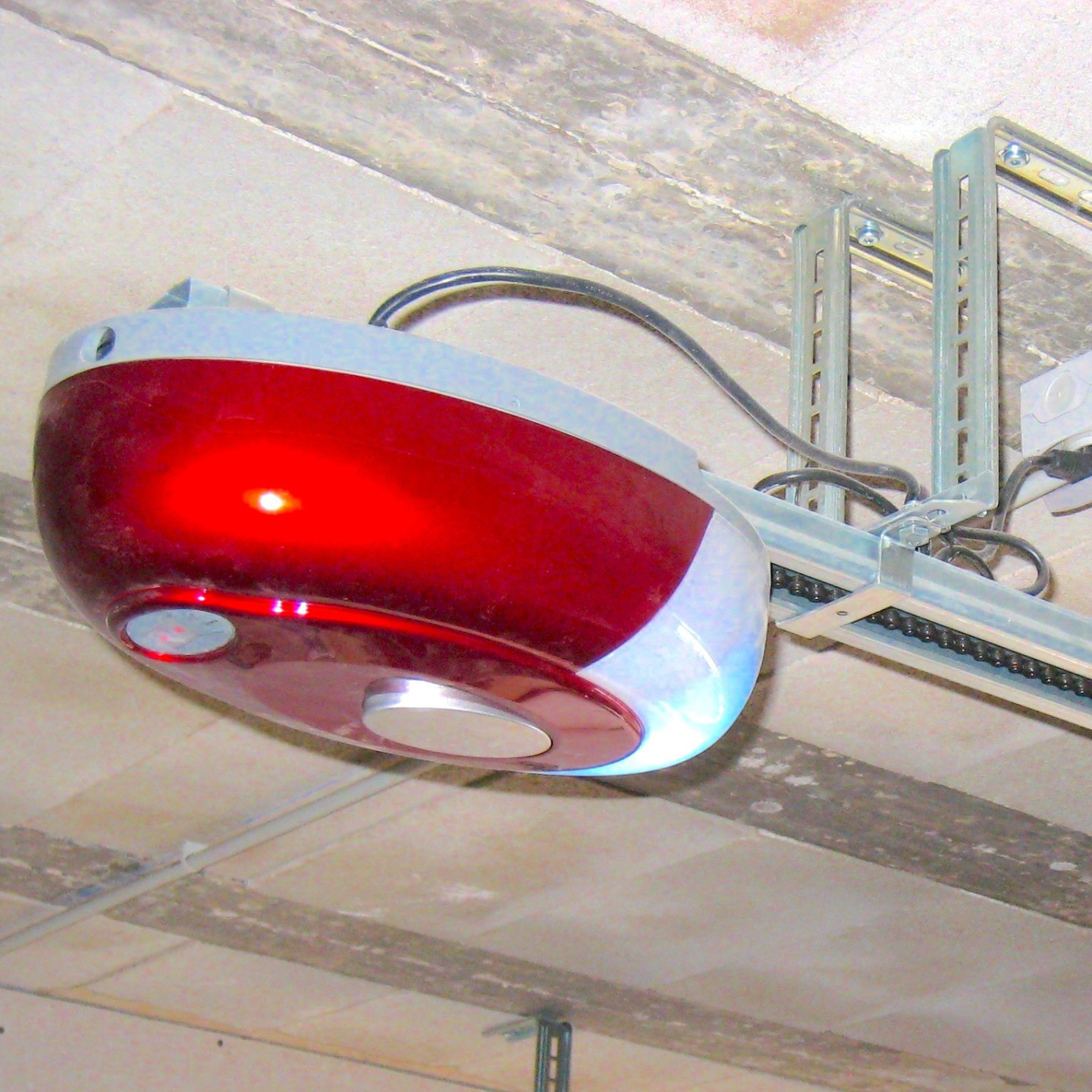 Exemple fixation moteur porte de garage