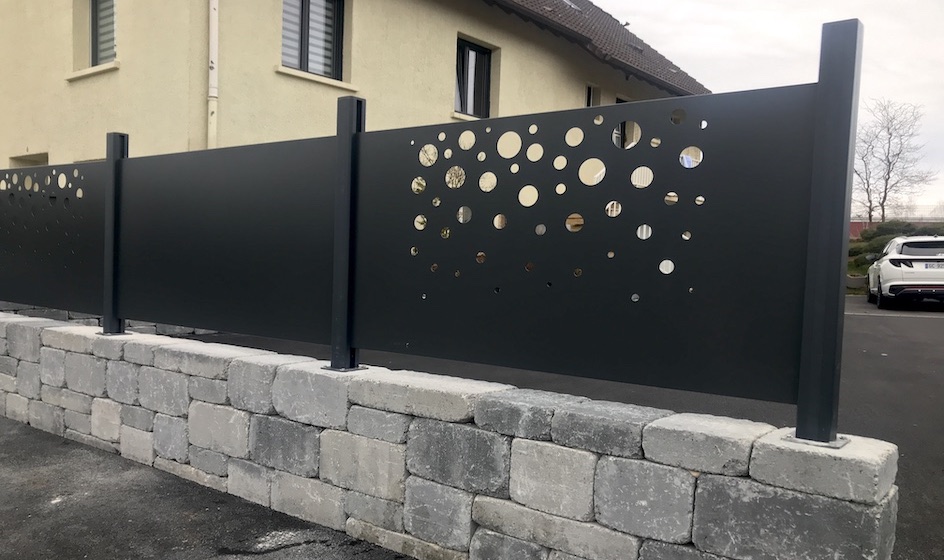 Brise vue aluminium en situation